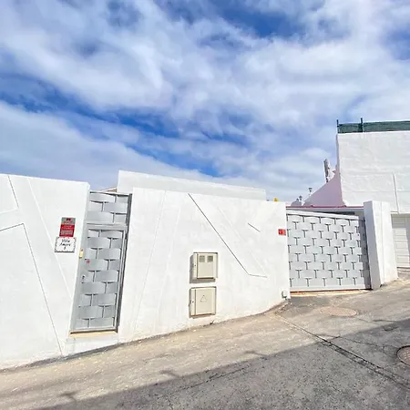 Agradable Villa Con Piscina En San Eugenio Alto Vila